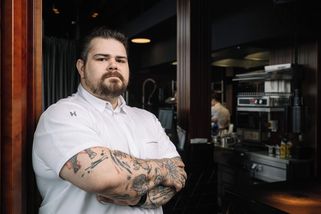 Telecí čumáček i chuť moře na plastu: Mladý kuchařský talent servíruje provokaci - Seznam Zprávy